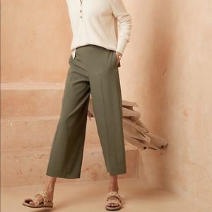 Banana Republic Easy Crop Pant (size 0)